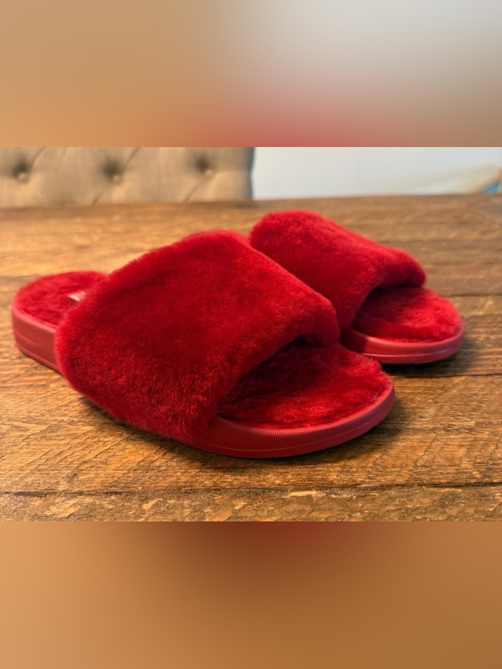 Women’s Plush Red Fuzzy Slide Sandals Comfort Slides (Size 6 1/2)